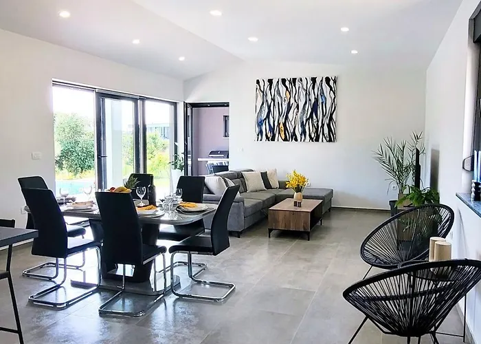 别墅 Dali Pomer 普拉