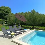 Dali Pomer Villa